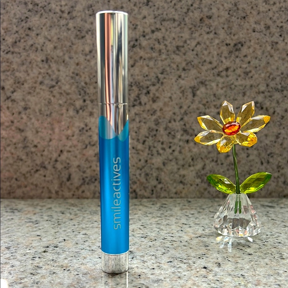 Smileactives Vanilla Mint Advanced Teeth Whitening Pen
0.11 FL OZ - NEW
